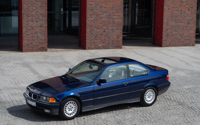 BMW Seria 3 cena 27500 przebieg: 155000, rok produkcji 1993 z Warszawa małe 497